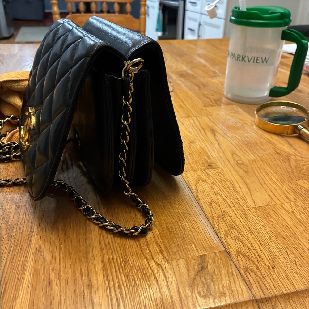 Elegant Black Quilted Shoulder Bag